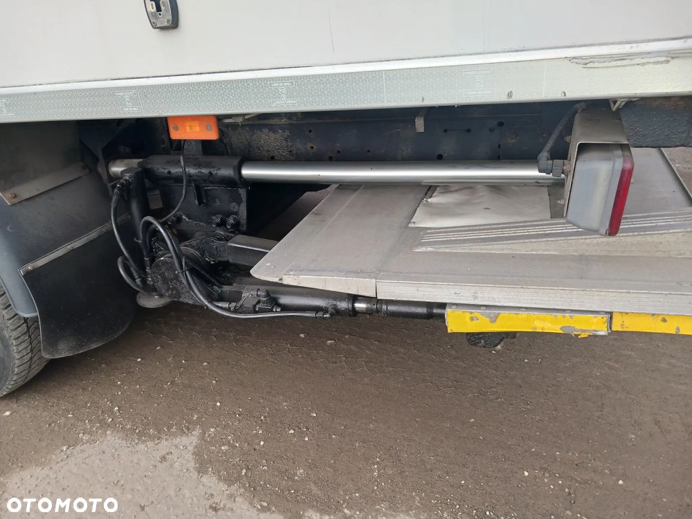 Iveco Daily 60C15 3.0 150 KM Izoterma chłodnia Mroźnia Winda 1 T UDT Tacho - 22