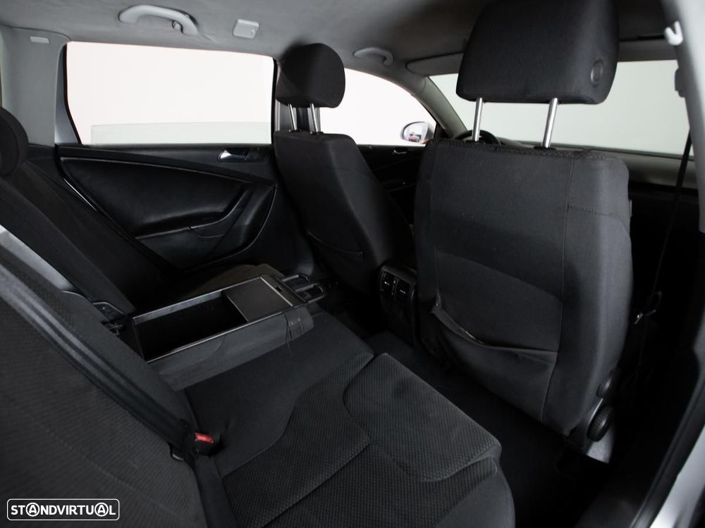 VW Passat Variant - 10