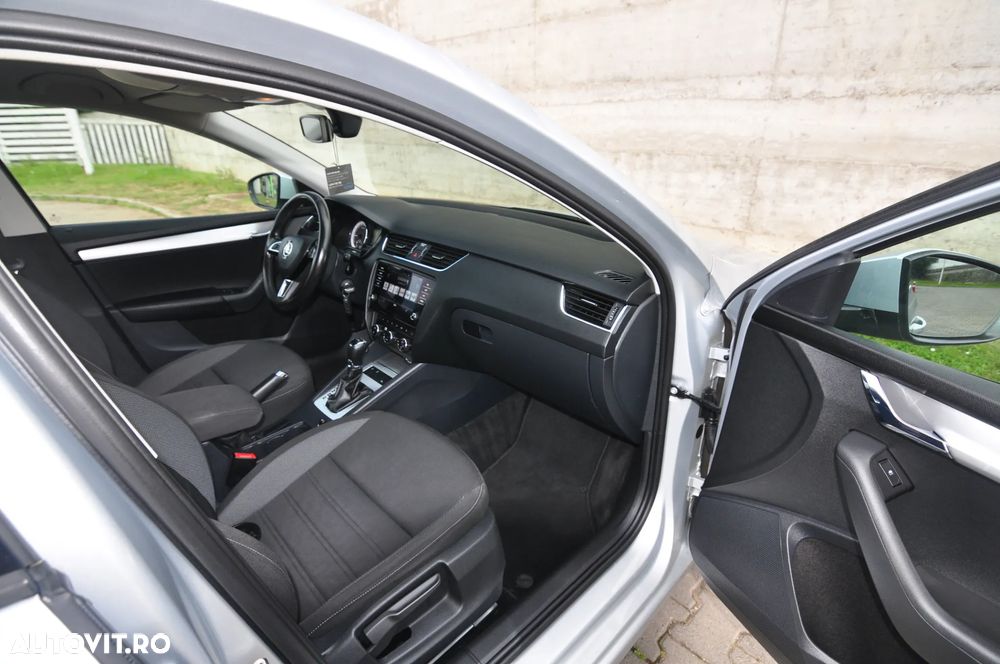 Skoda Octavia 2.0 TDI DSG Ambition - 8