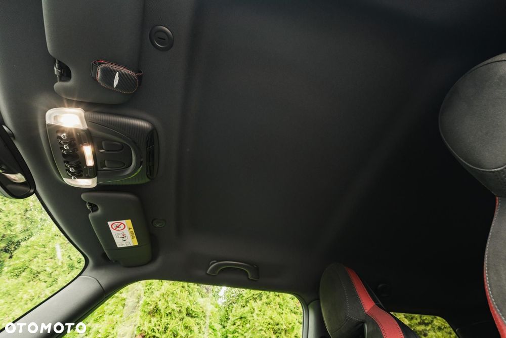 MINI John Cooper Works - 34