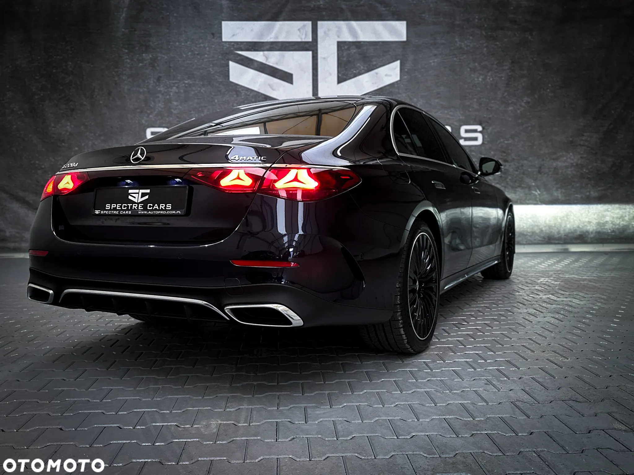 Mercedes-Benz Klasa E 220 d T 4Matic 9G-TRONIC Edition AMG Line - 10