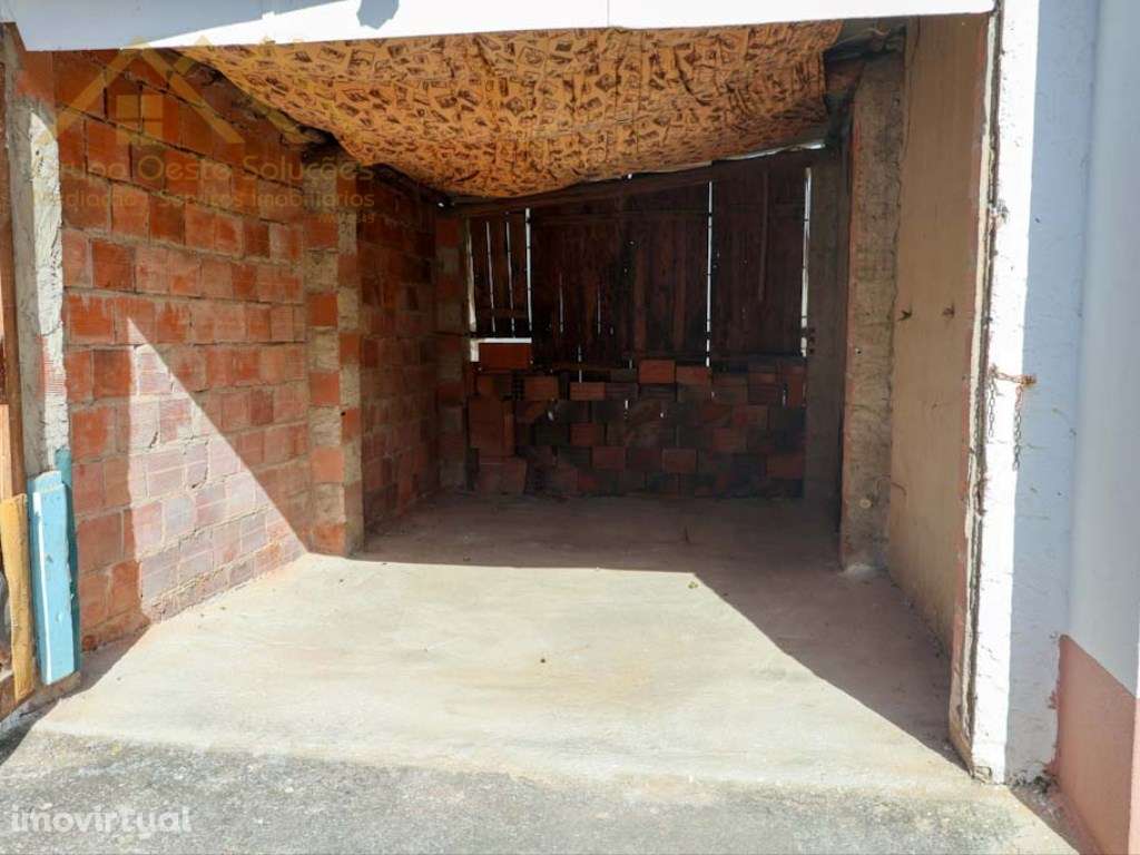 Moradia T2 para recuperar, Ramalhal - Grande imagem: 5/13