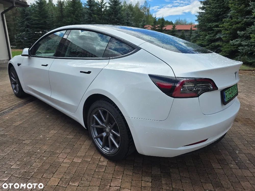 Tesla Model 3 - 16