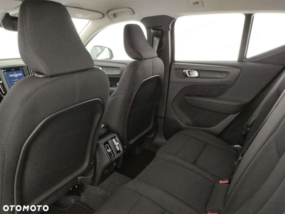 Volvo XC 40 B3 Essential - 16