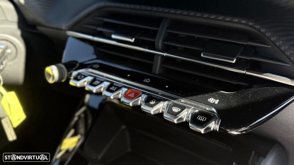 Peugeot 2008 1.2 Hybrid Style e-DCS6 - 15