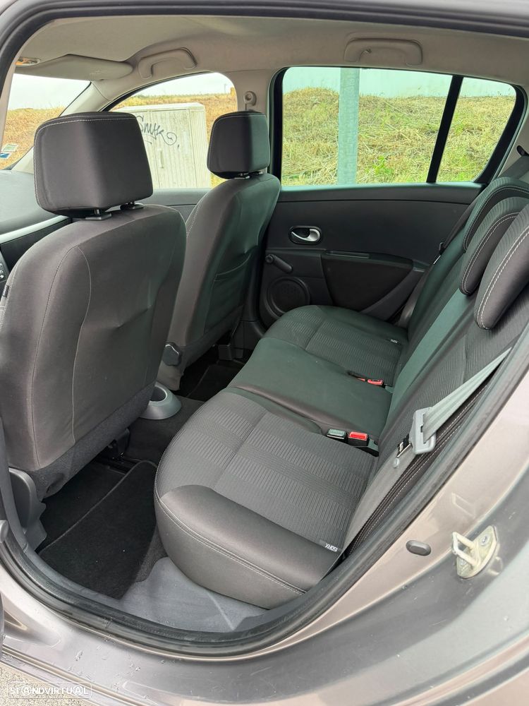 Renault Clio 1.2 16V Confort - 6