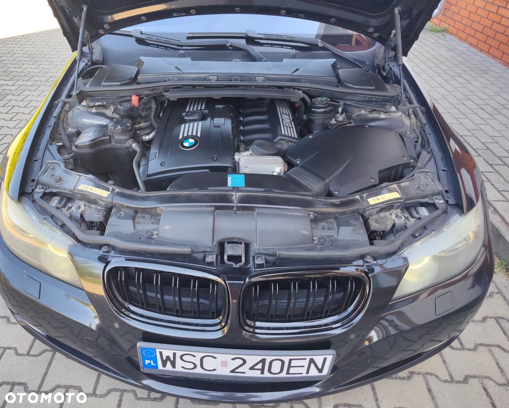BMW Seria 3 325xi - 12