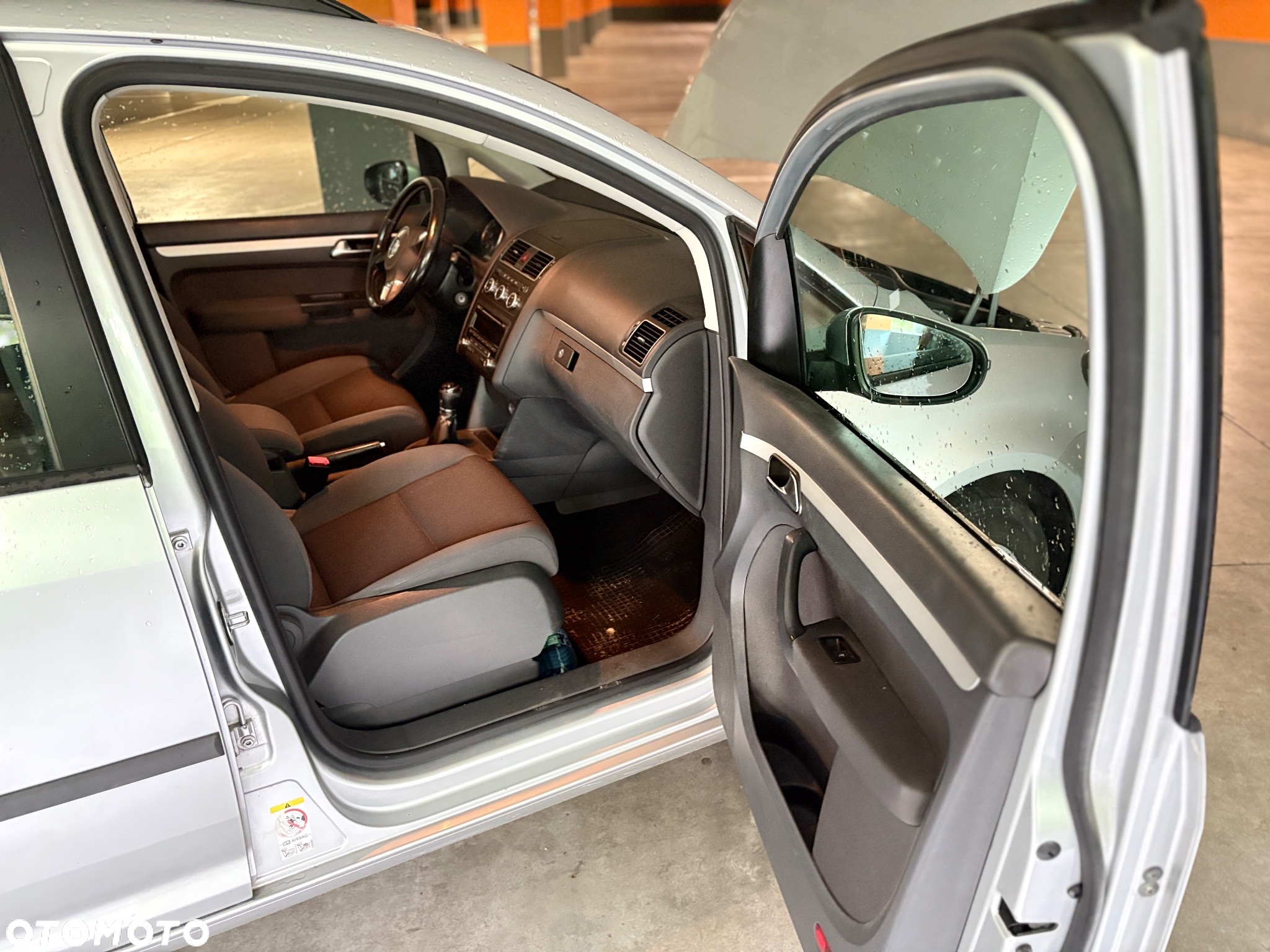 Volkswagen Touran 1.6 TDI DPF BlueMot Comfortline - 14
