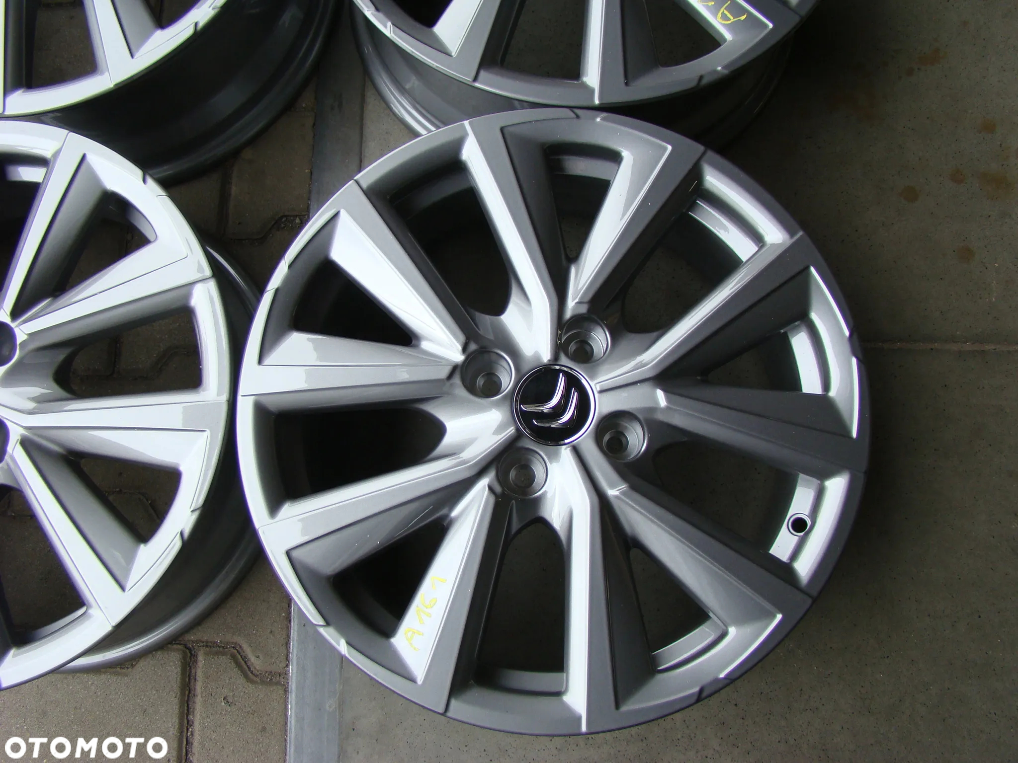 a161 4x108 Citroen C2 C3 C4 C5 DS4 Grand C4 Picasso 6,5jx17 - 5