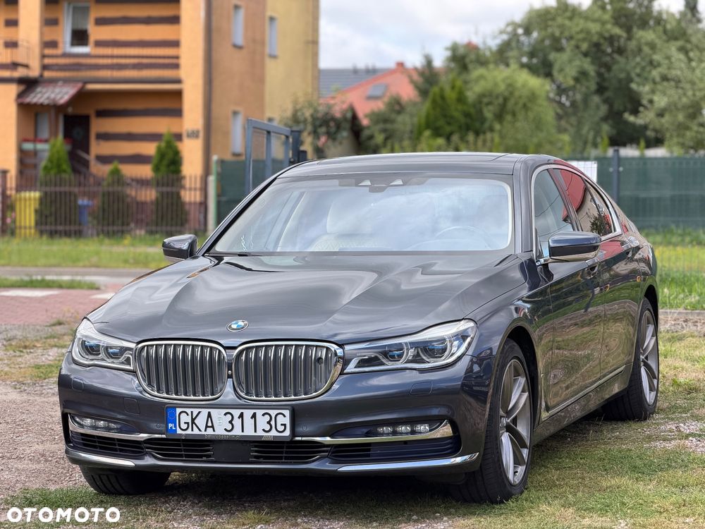 BMW Seria 7 750i xDrive - 8