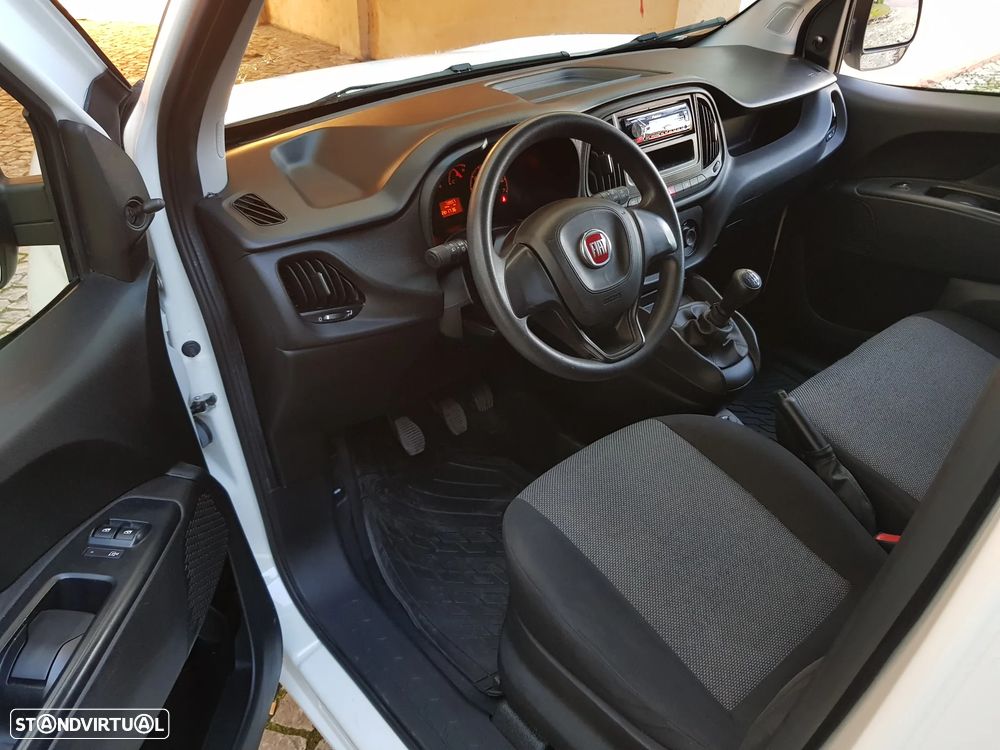 Fiat Doblo 3 Lugares - 17