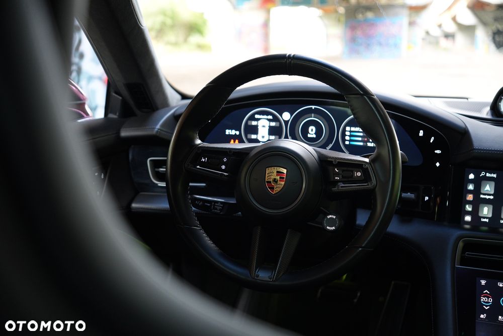 Porsche Taycan Turbo S - 25