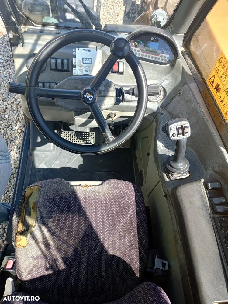 Caterpillar TH407 - 9