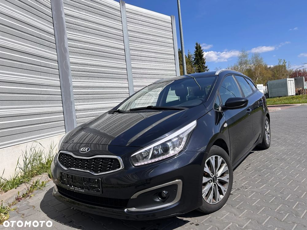 Kia Ceed 1.6 GDI Dream-Team Edition - 1