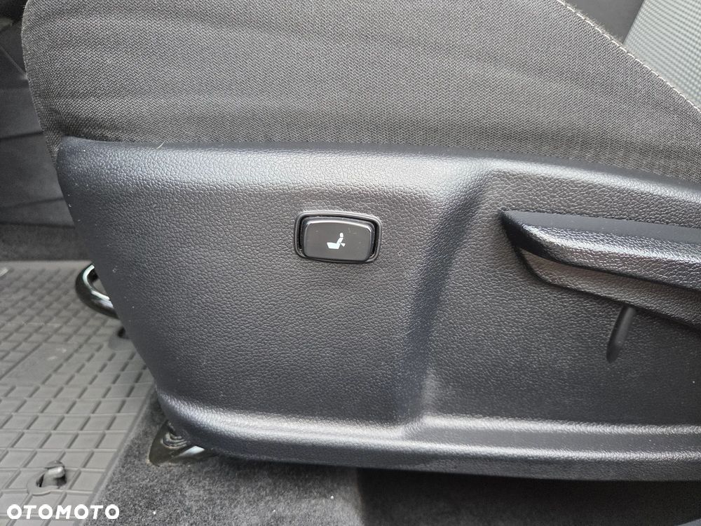 Kia Ceed 1.6 GDI ISG Platinum Edition - 17