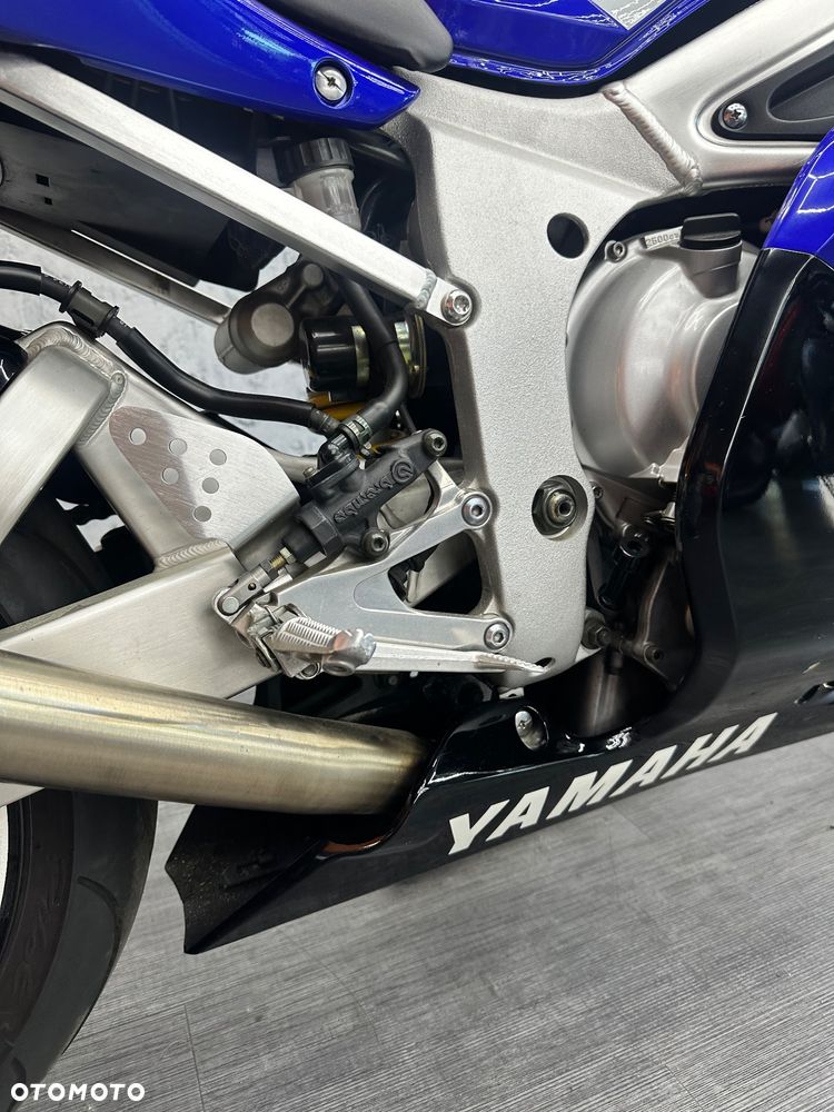 Yamaha R6 - 14