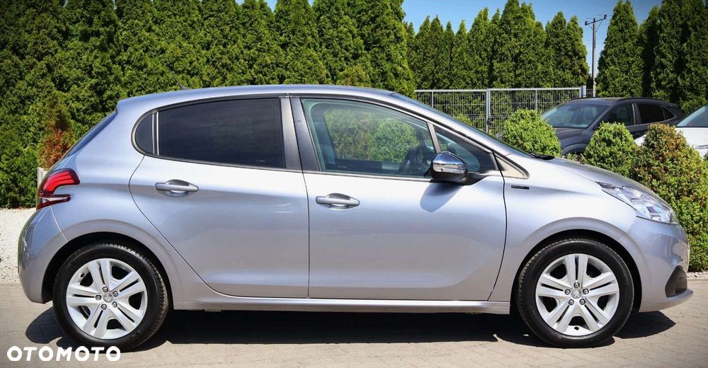 Peugeot 208 - 5