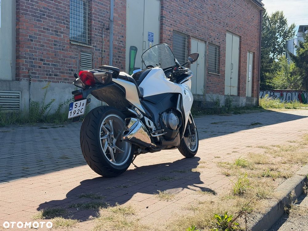 Honda VFR - 4