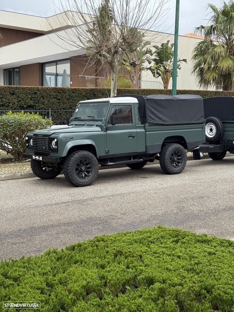 Land Rover Defender 110 SE - 36