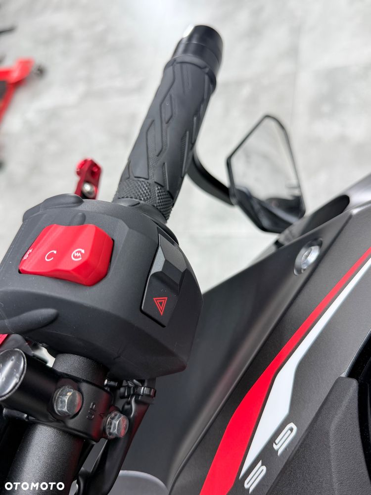 Suzuki GSX - 9