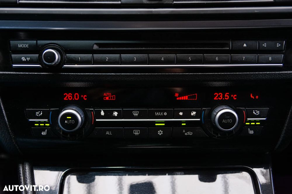 BMW Seria 5 525d xDrive - 16