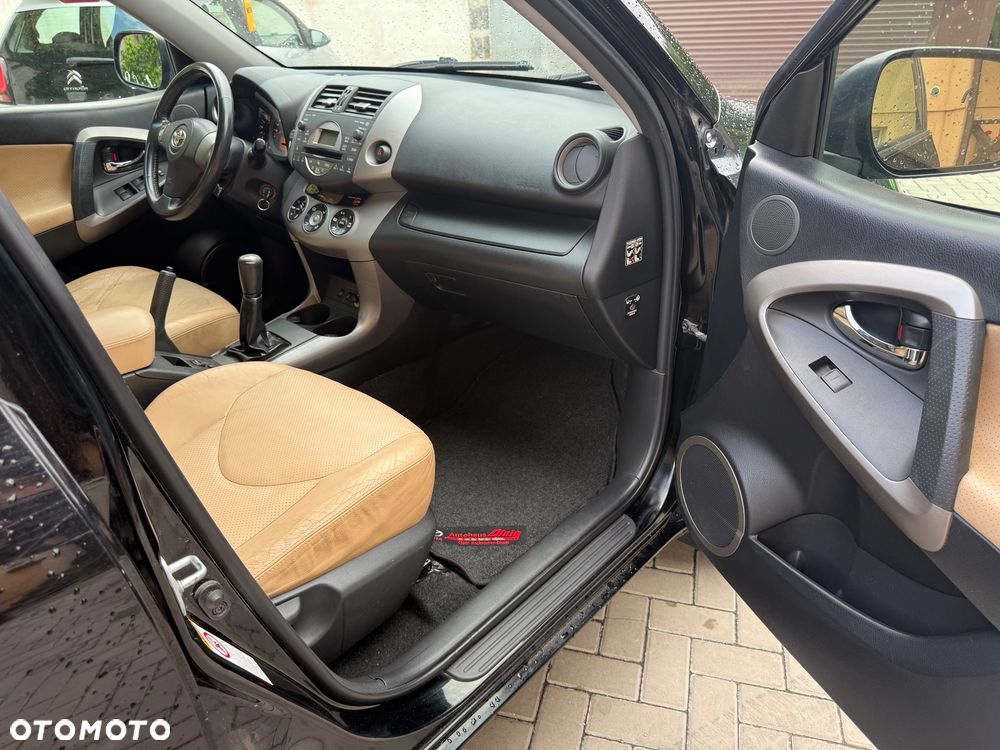 Toyota RAV4 2.0 VVT-i Sol - 26