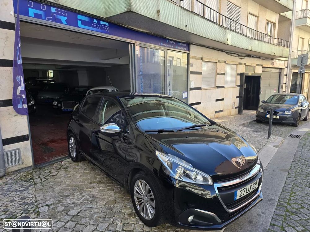 Peugeot 208 1.2 PureTech Allure — photo 3