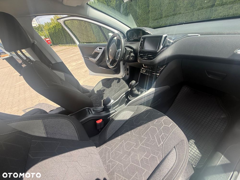 Peugeot 2008 1.2 Pure Tech Active - 11