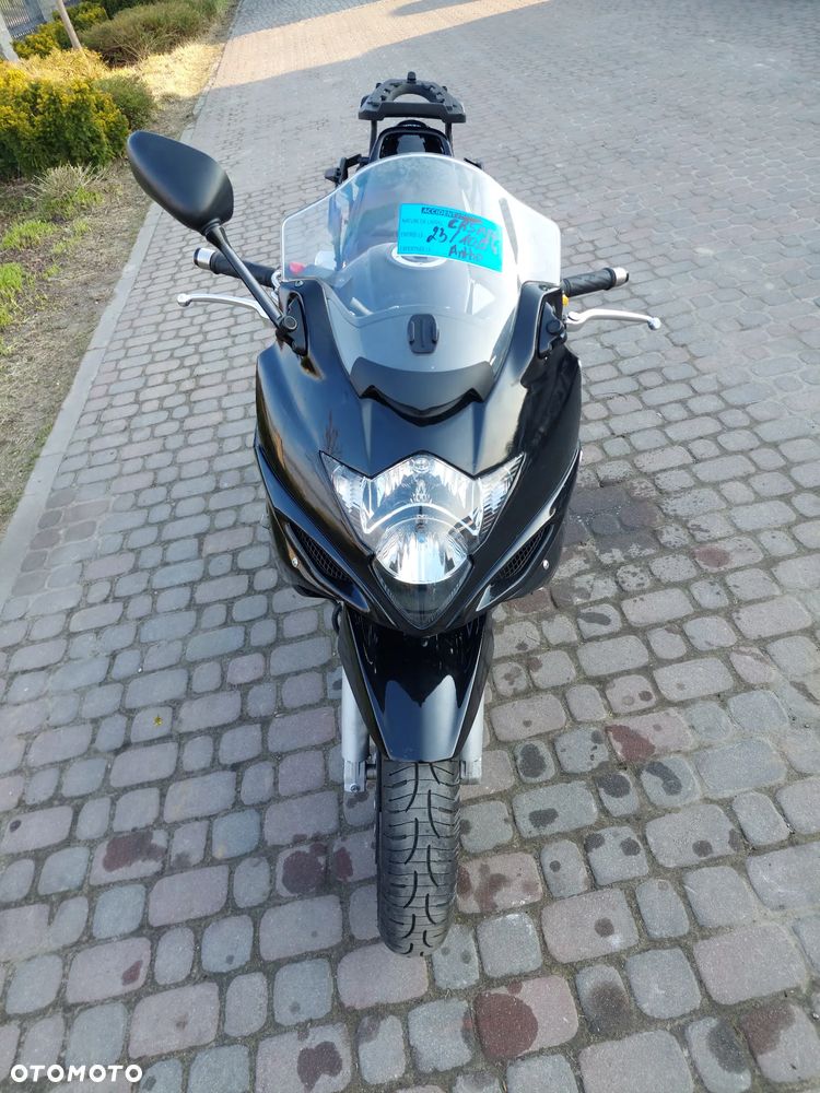 Suzuki GSX - 8
