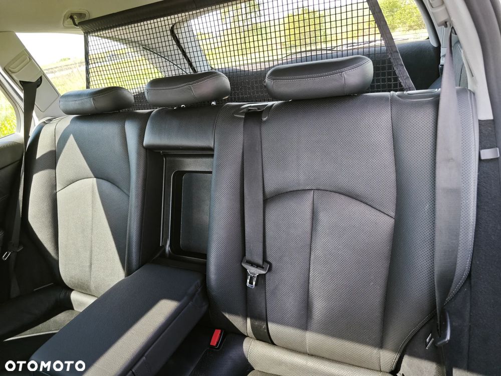 Mercedes-Benz Klasa E 320 T 4-Matic Elegance - 38
