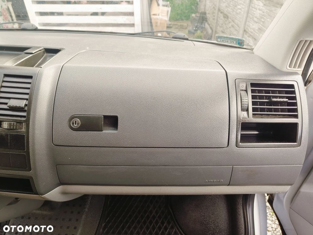 Volkswagen T5 - 22