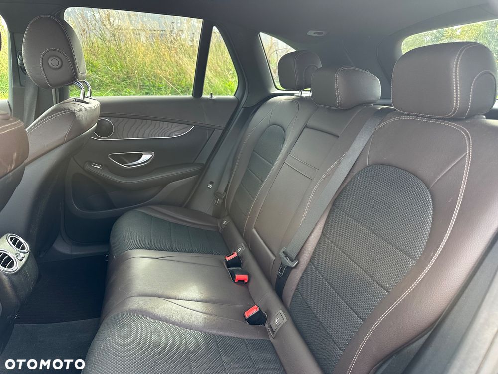 Mercedes-Benz GLC 220 d 4Matic 9G-TRONIC AMG Line - 12