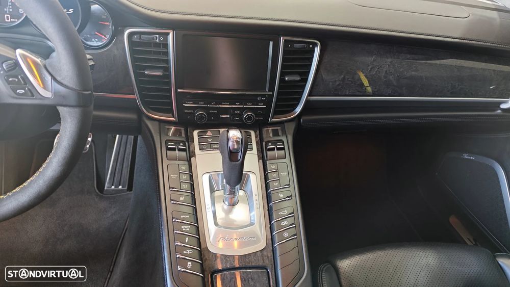 Porsche Panamera Turbo S PDK - 40