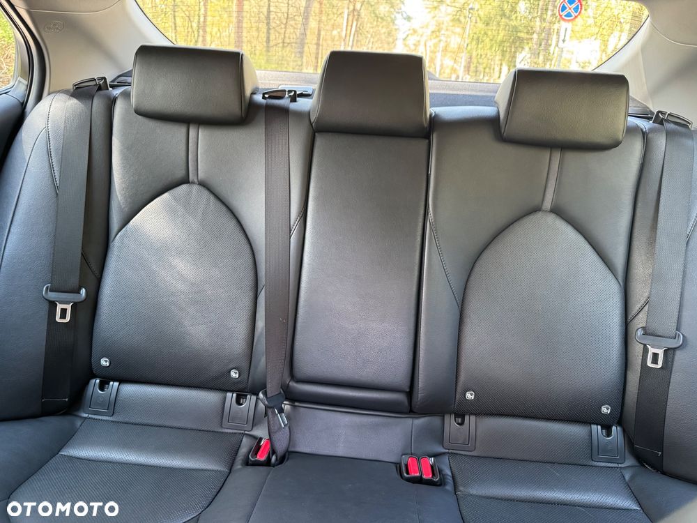 Toyota Camry 2.5 Hybrid Executive CVT - 30