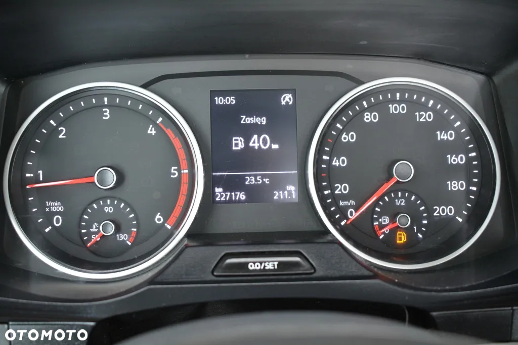 Volkswagen CRAFTER II 4MOTION 1-KABINA - 33