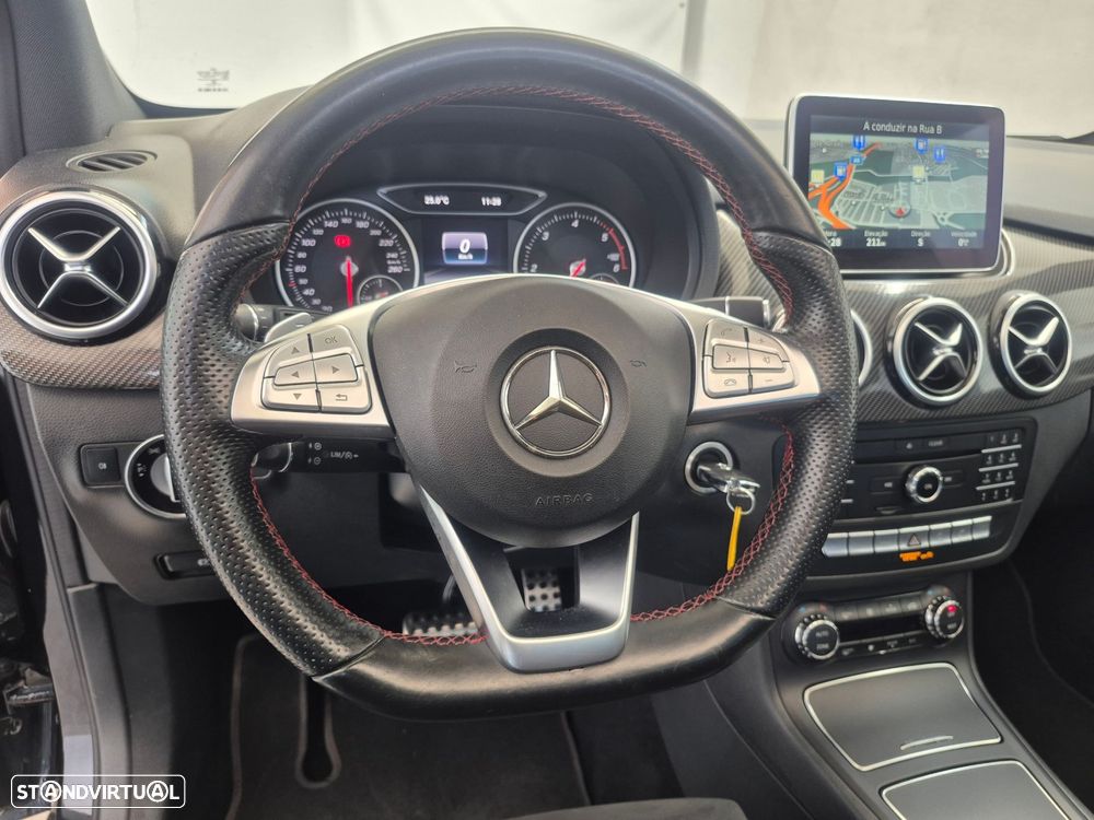 Mercedes-Benz B 180 d AMG Line Aut. — fotografia 12
