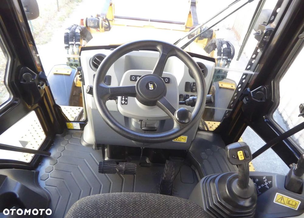 Caterpillar 432 F2 4-cylindrowy - 26