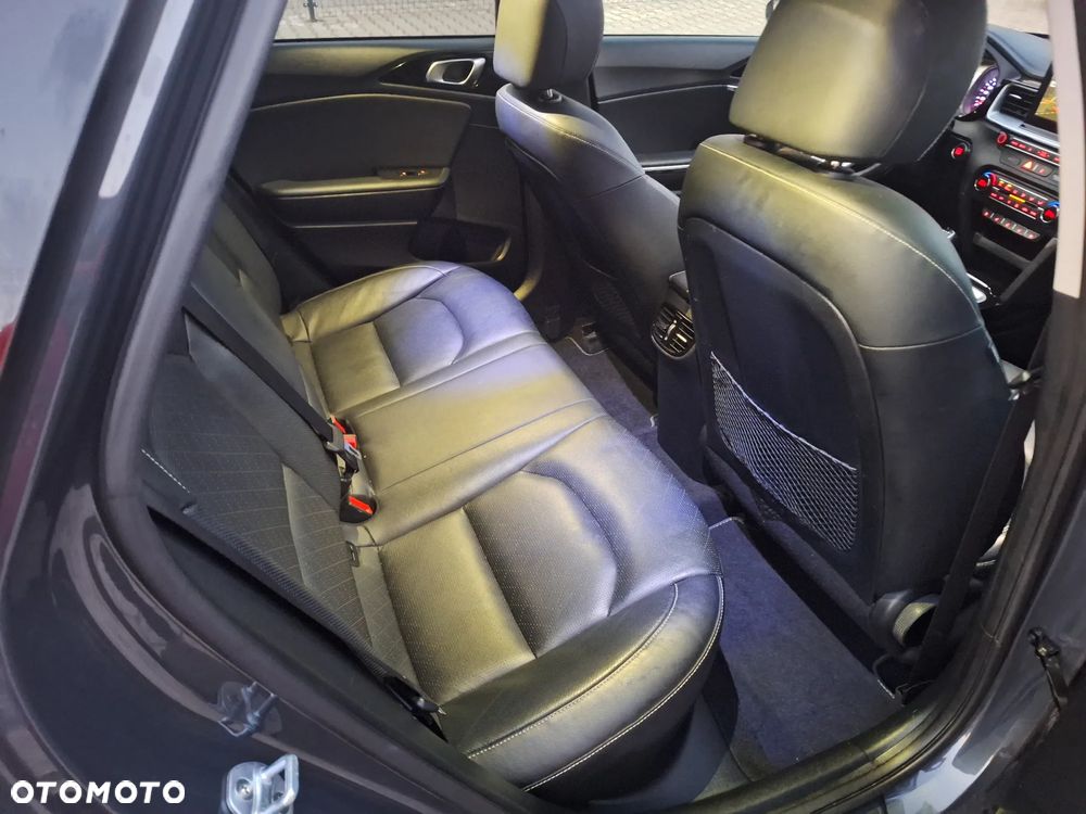 Kia Ceed 1.6 CRDi Platinum Edition - 13