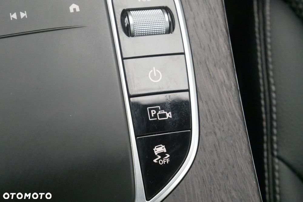 Mercedes-Benz GLC - 24