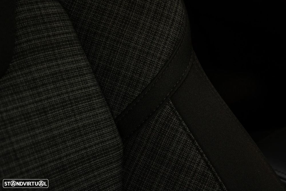 Volvo XC 60 2.0 T6 PHEV Core AWD - 25