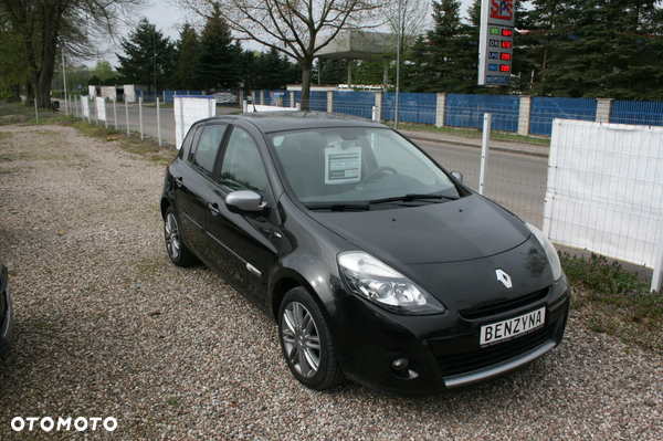Renault Clio TCe 100 Grandtour nightDay
