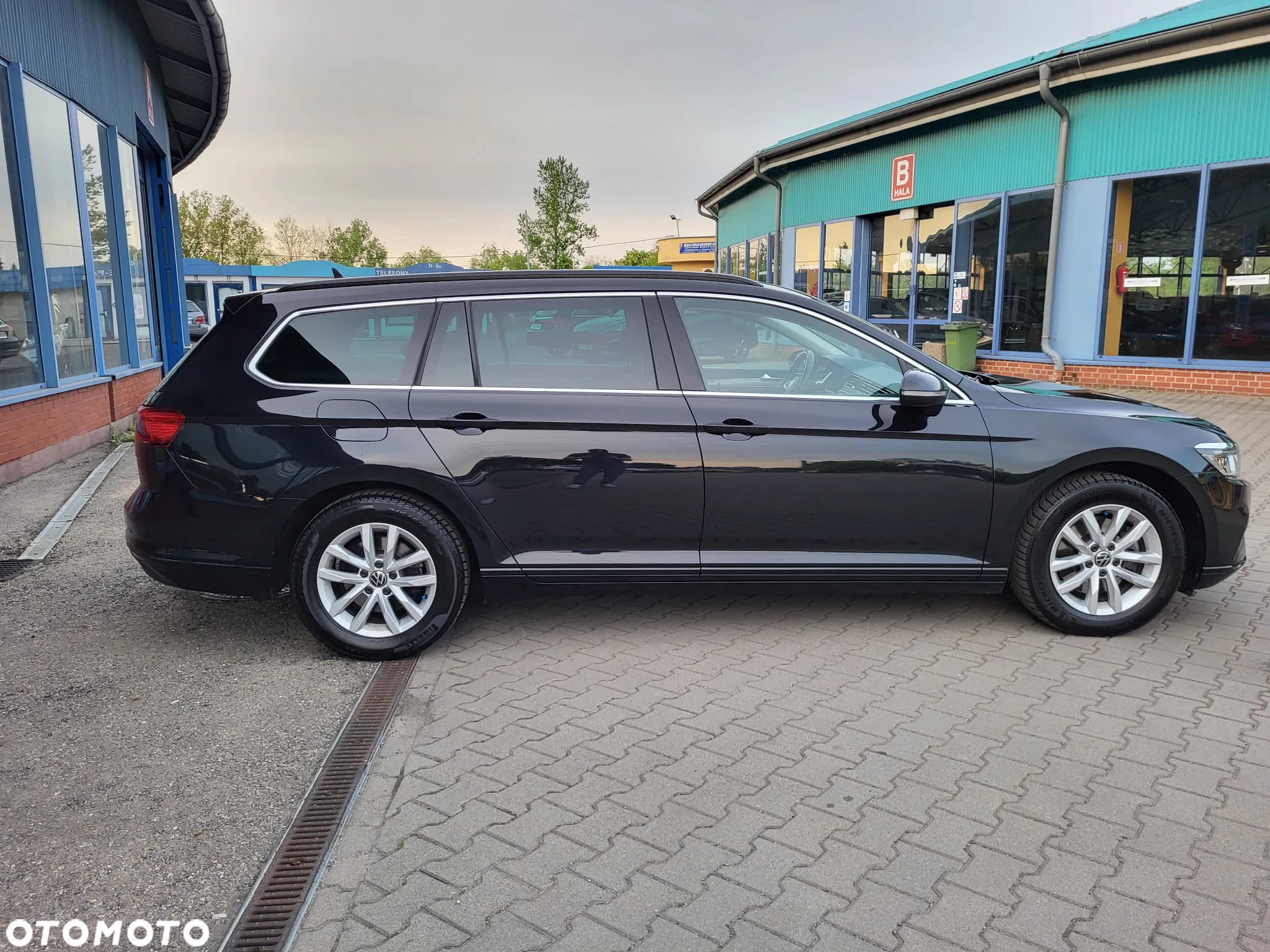 Volkswagen Passat - 10