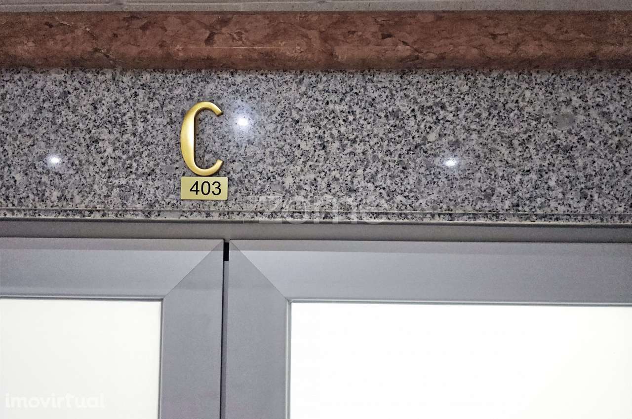 Escritório com 220m2 em Alfragide - Grande imagem: 2/22