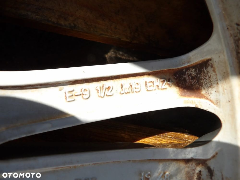 BMW - F25,X3 - FELGA ALUMINIOWA - 9,5Jx19EH2+ - IS48 - 7844251 - 3