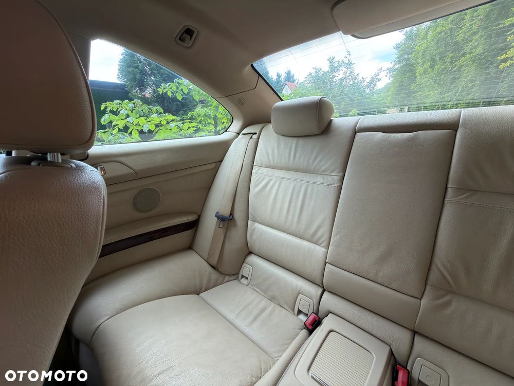 BMW Seria 3 320d DPF - 12