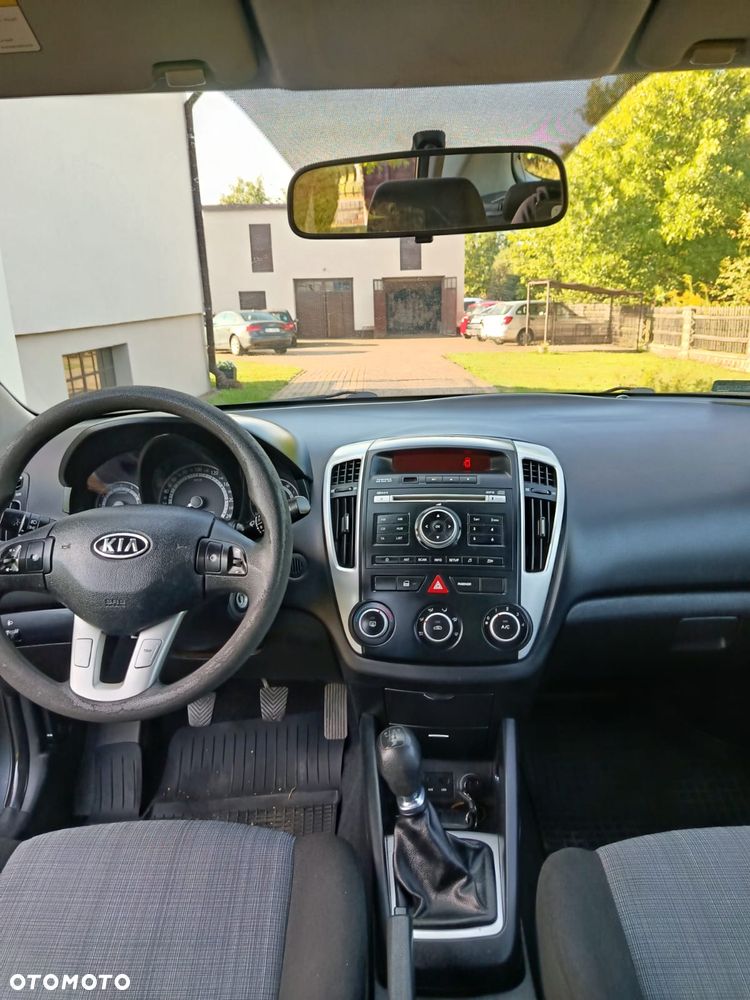 Kia Ceed - 9