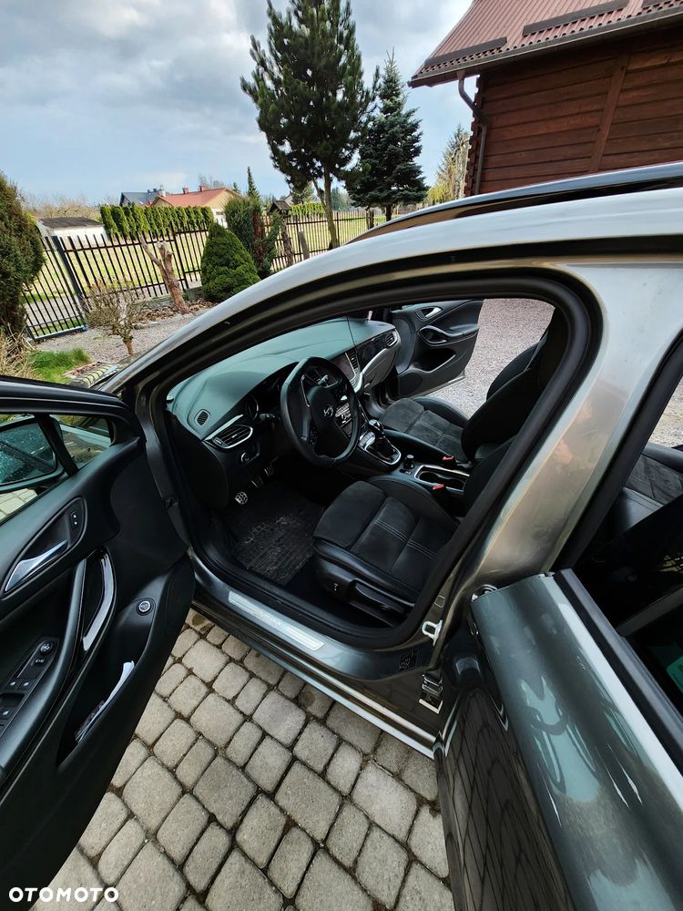 Opel Astra 1.2 T Ultimate S&S - 27