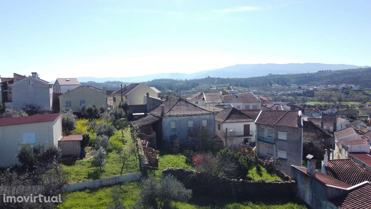 Moradia V7 de 3 pisos c/ Quintal – Peso - a 15 min. da Covilhã - Grande imagem: 2/38