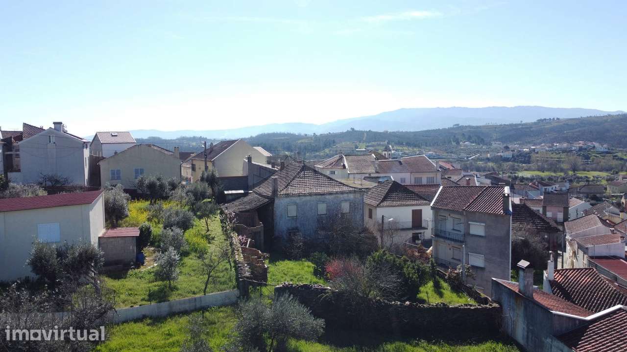Moradia V7 de 3 pisos c/ Quintal – Peso - a 15 min. da Covilhã - Grande imagem: 2/38