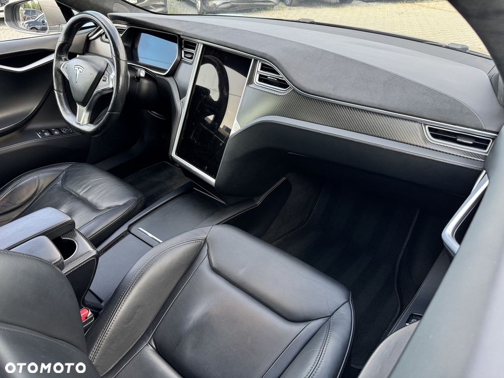Tesla Model S - 7